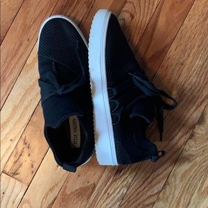 Steve Madden slip ons with tie!